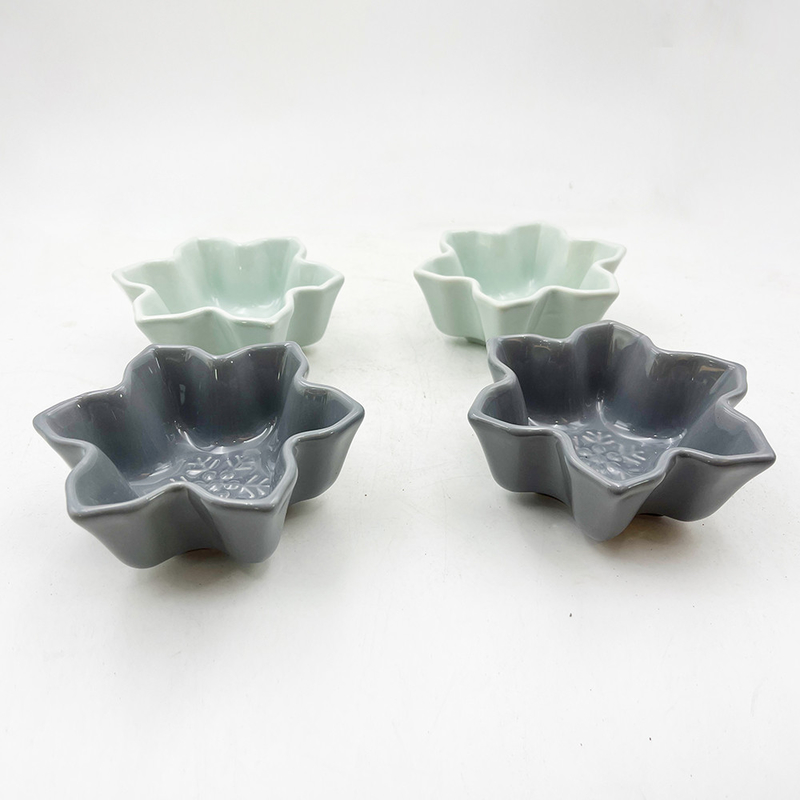 Compras al por mayor Restaurante de cubiertos personalizados Material cerámico en forma de copo de nieve Plato de plato de inmersión Conjunto de cuencos de porcelana Salsa de soja