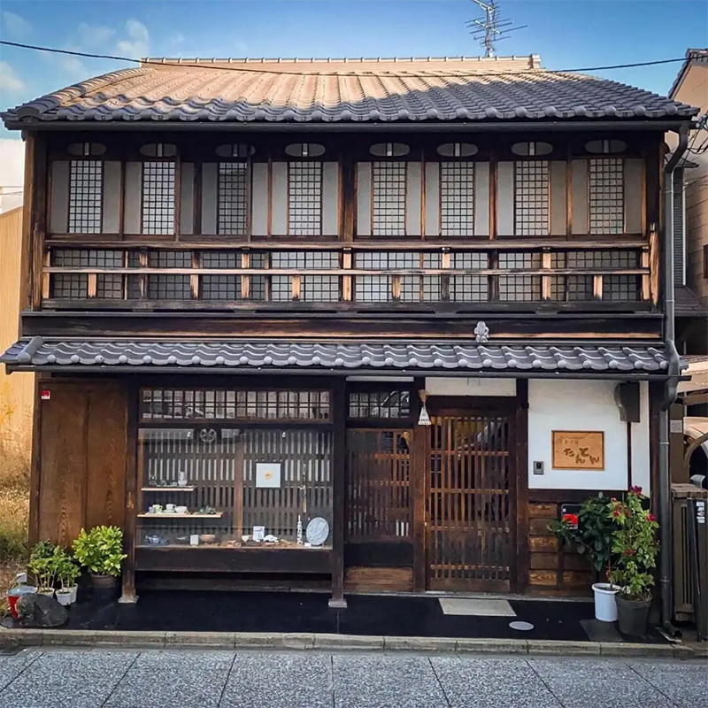 Compra azulejos de techo de arcilla Kawara auténticos Muestra gratuita de azulejos de techo para arquitectura japonesa Diseño y estética