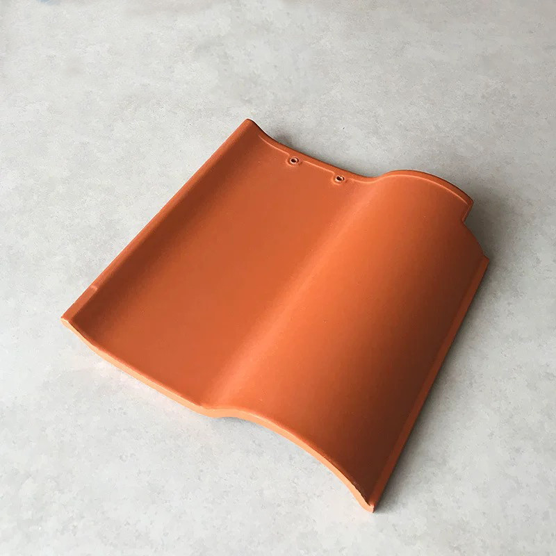 Tejas de cerámica en forma de S de alta calidad de cerámica rojo ideal para techos inclinados
