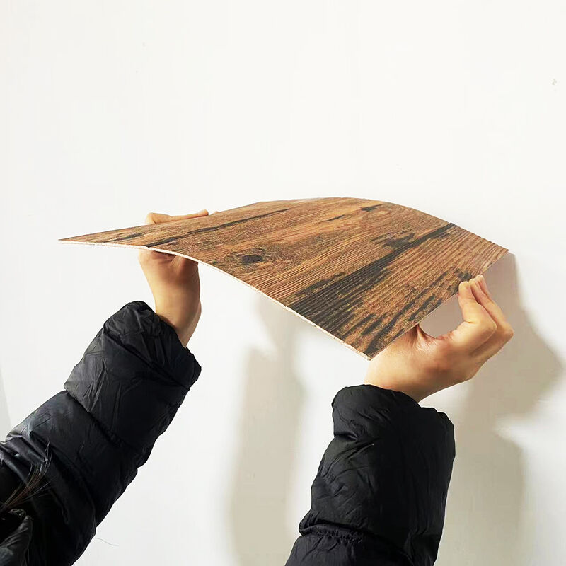 Fuera de cerámica imite la madera que la pared flexible superficial teja el material decorativo constructivo