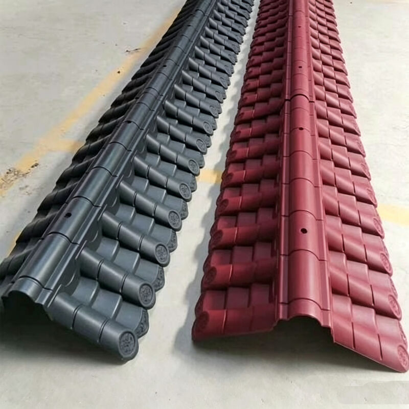 Tejas de cumbrera de plástico ligeras chinas resistentes a los rayos UV, cubierta de cumbrera de polímero roja y negra para muros de jardín y tejados de pabellón